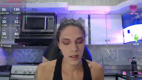 Snapshot of crisozzz chatting on 9, 5, 2026 Cristina Onazis online show from 9, 5, 2026