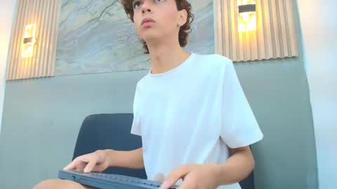 Snapshot of criss_allen1 chatting on 15, 2, 2026 CRISS online show from 15, 2, 2026