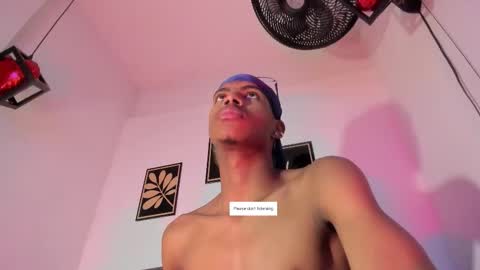 criss_zuri online show from 12, 3, 2026