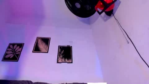 criss_zuri online show from 11, 5, 2026