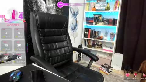 Snapshot of crissnight chatting on 11, 11, 2025 Twitter Christinne p online show from 11, 11, 2025