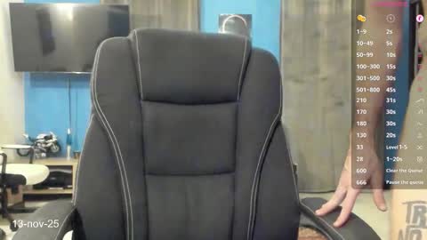 Snapshot of crissstud chatting on 12, 11, 2025 Criss online show from 12, 11, 2025