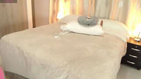 Snapshot of crissticute chatting on 8, 8, 2026 CRISSTI CUTE online show from 8, 8, 2026