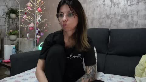 crissy_love online show from 2, 1, 2025