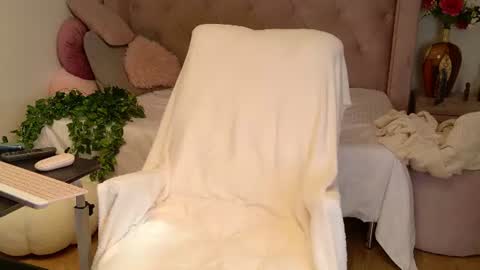 Snapshot of crissy_love chatting on 6, 7, 2026 crissy_love online show from 6, 7, 2026