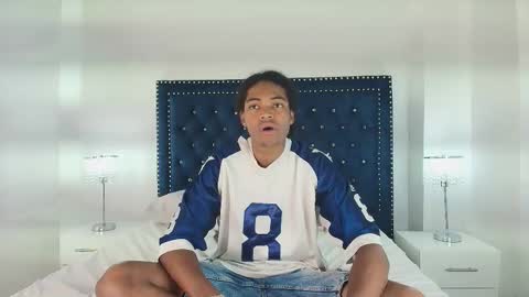 Snapshot of cristal_and_luke chatting on 9, 1, 2026 cristal_and_luke online show from 9, 1, 2026