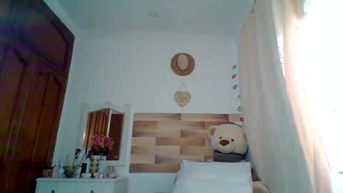 Snapshot of cristal_blanco chatting on 17, 12, 2024 cristal online show from 17, 12, 2024