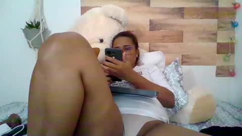 Snapshot of cristal_blanco chatting on 24, 2, 2025 cristal online show from 24, 2, 2025