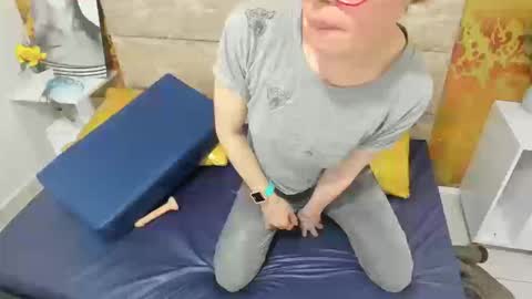 Snapshot of cristal_kiss1 chatting on 17, 10, 2025   Cristal   online show from 17, 10, 2025