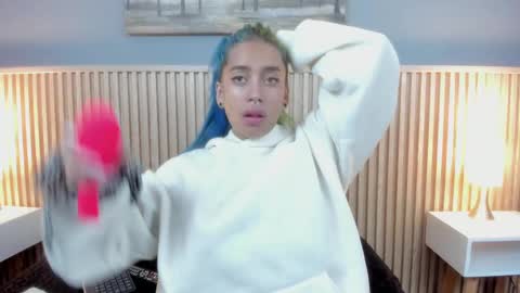 Snapshot of cristal_raven_ chatting on 15, 9, 2025 ... . Cristal . ... online show from 15, 9, 2025