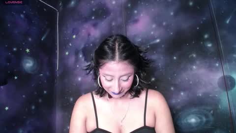 Cristal de Leon online show from 12, 9, 2025