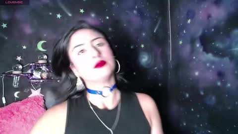 Cristal de Leon online show from 17, 9, 2025