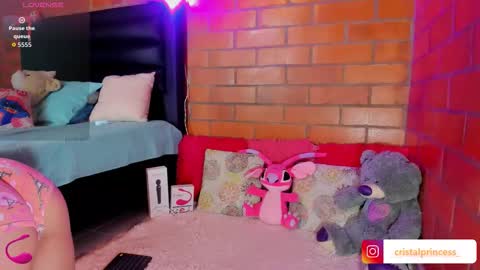 Snapshot of cristall_princess chatting on 28, 10, 2025 Cristal online show from 28, 10, 2025