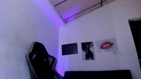 Snapshot of cristallmiller_ chatting on 20, 3, 2026 cristal miller online show from 20, 3, 2026