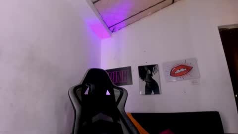 Snapshot of cristallmiller_ chatting on 27, 3, 2026 cristal miller online show from 27, 3, 2026