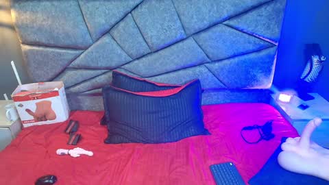 Snapshot of cristalmillf chatting on 3, 12, 2024 CRISTAL MILF online show from 3, 12, 2024