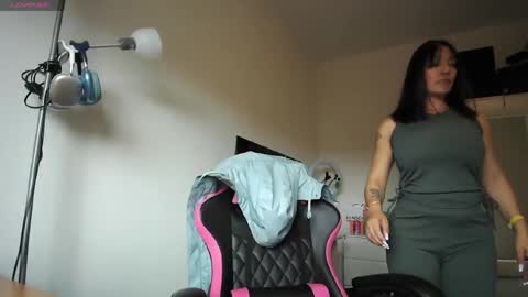 Snapshot of cristalmoon chatting on 18, 5, 2026 cristalmoon online show from 18, 5, 2026