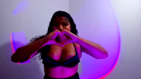 Snapshot of cristalsmith_tease14 chatting on 11, 10, 2025 cristal online show from 11, 10, 2025