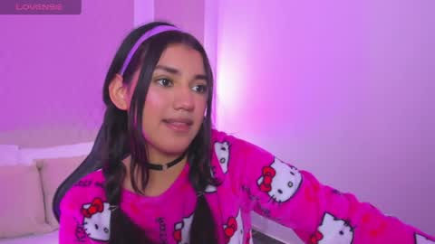 Snapshot of cristin_collins chatting on 5, 4, 2026 C R I S T I N online show from 5, 4, 2026