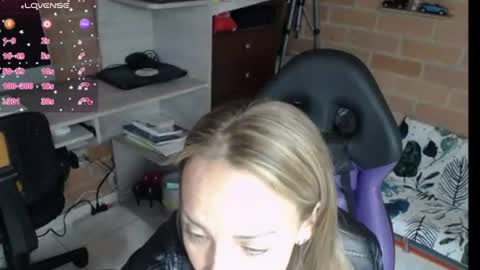 Snapshot of cristin_doll chatting on 25, 6, 2026 cristina online show from 25, 6, 2026
