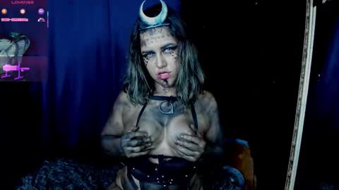 Snapshot of cristina_blue21 chatting on 28, 10, 2025 Cristina  online show from 28, 10, 2025