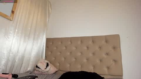 Snapshot of cristina_fernando chatting on 10, 1, 2025 soycriss online show from 10, 1, 2025