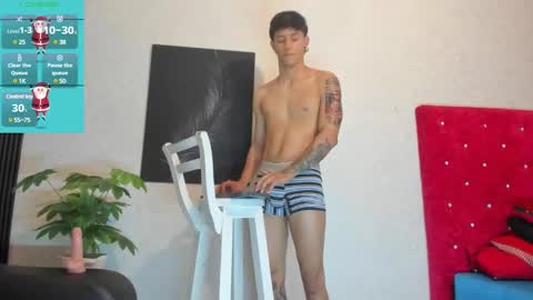 cristopher23  online show from 12, 12, 2024