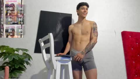 cristopher23  online show from 4, 1, 2025
