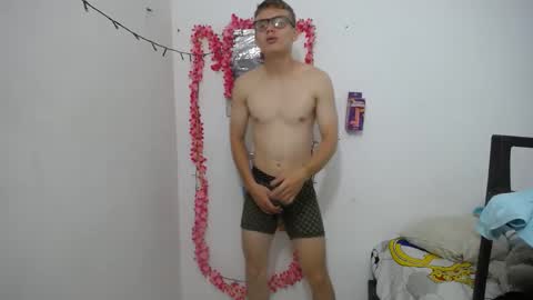 Snapshot of cristopher_2004 chatting on 5, 3, 2025 cristopher_2004 online show from 5, 3, 2025