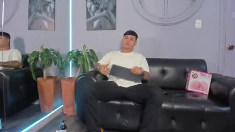 Cristopher online show from 24, 1, 2025