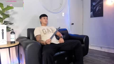 Snapshot of cristopher_strong chatting on 4, 6, 2026 Cristopher online show from 4, 6, 2026