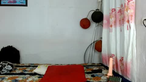 cristtal_1 online show from 9, 6, 2026