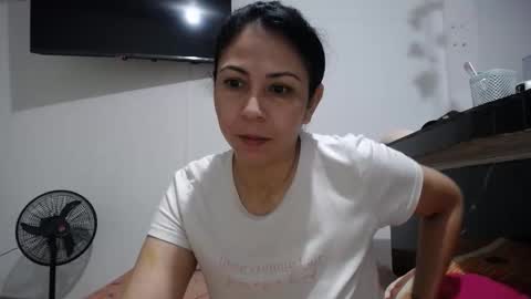 crisyoha4020 online show from 20, 10, 2025