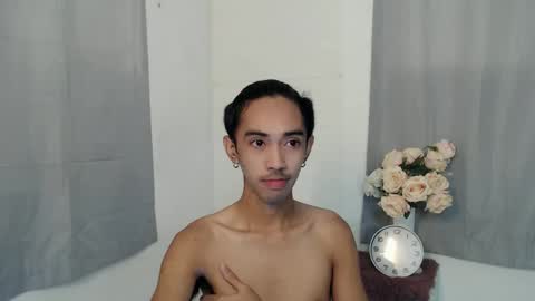 Snapshot of crocodale chatting on 19, 9, 2025 crocodale online show from 19, 9, 2025