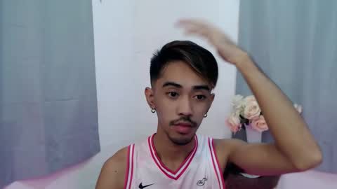 Snapshot of crocodale chatting on 25, 9, 2025 crocodale online show from 25, 9, 2025