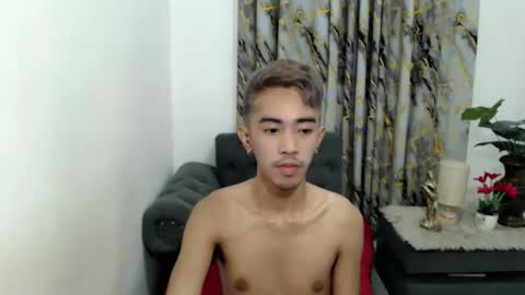 Snapshot of crocodale chatting on 18, 10, 2025 crocodale online show from 18, 10, 2025