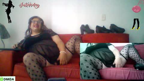 Snapshot of crossdresser64 chatting on 29, 11, 2025 Linda Cross online show from 29, 11, 2025