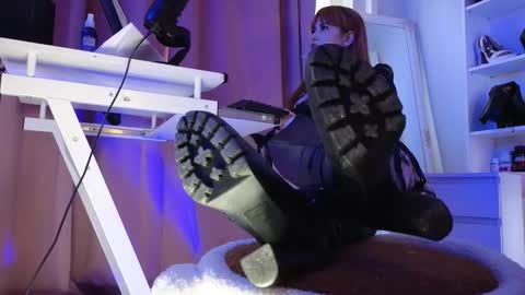 Cruel Siren online show from 14, 12, 2025