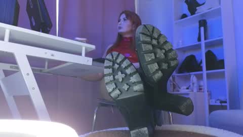 Cruel Siren online show from 19, 12, 2025