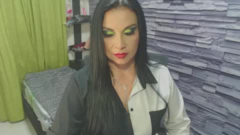 cruela_deviil online show from 6, 12, 2024