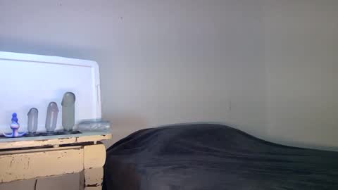 Snapshot of cry_guy chatting on 7, 10, 2025 cry_guy online show from 7, 10, 2025