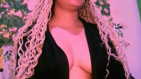 Snapshot of crysrus chatting on 17, 12, 2025 crysrus online show from 17, 12, 2025