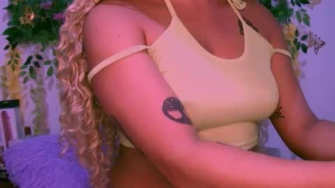 Snapshot of crysrus chatting on 19, 12, 2025 crysrus online show from 19, 12, 2025