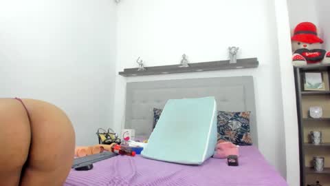 crystal_butterfly1 online show from 14, 1, 2025