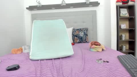 crystal_butterfly1 online show from 16, 1, 2025