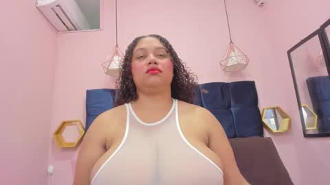 Snapshot of crystal_butterfly1 chatting on 16, 11, 2025 crystal_butterfly1 online show from 16, 11, 2025