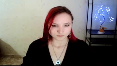 crystal_carnation online show from 11, 5, 2026