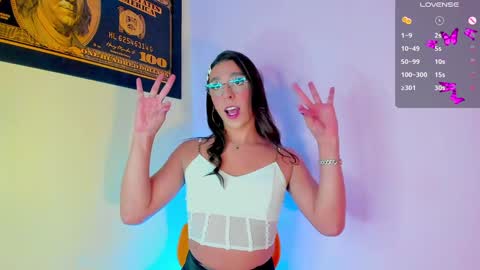 Snapshot of crystal_channel1 chatting on 1, 1, 2025 CRYSTAL online show from 1, 1, 2025