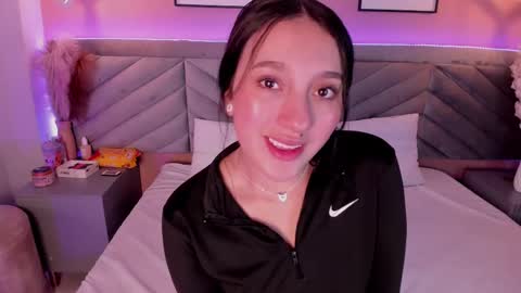 Snapshot of crystal_collinss_ chatting on 6, 3, 2025 crystal_collinss_ online show from 6, 3, 2025