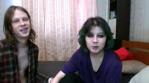 Snapshot of crystal_porn_love chatting on 4, 2, 2025 Crystal and Marcl online show from 4, 2, 2025
